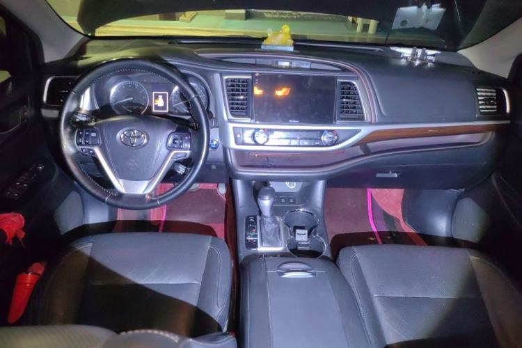 Used Toyota Highlander 2015 2.0T Four-Wheel Drive Ultimate Edition 7-Seater Center Console