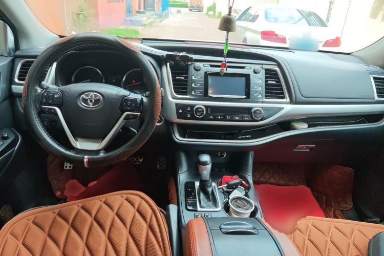 Used Toyota Highlander 2015 2.0T Four-Wheel Drive Luxury Edition 7-Seater Center Console