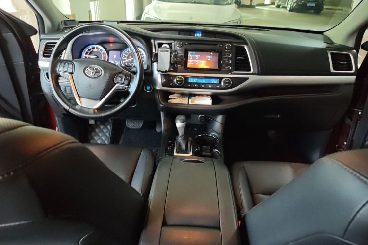 Used Toyota Highlander 2015 2.0T Four-Wheel Drive Luxury Edition 7-Seater Center Console