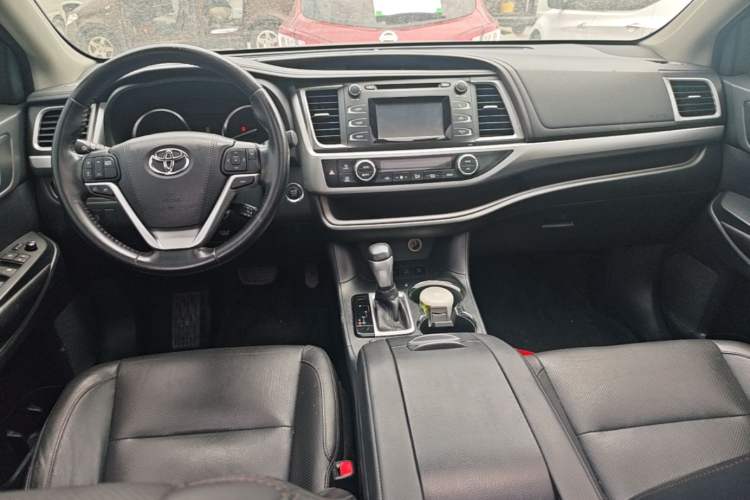 Used Toyota Highlander 2015 2.0T Four-Wheel Drive Luxury Edition 7-Seater Center Console
