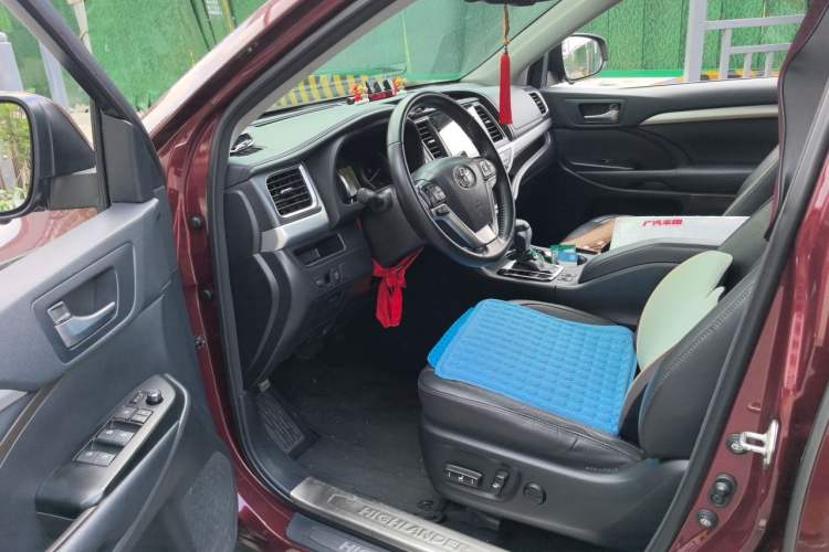 Used Toyota Highlander 2015 2.0T Four-Wheel Drive Luxury Edition 7-Seater Driver Seat