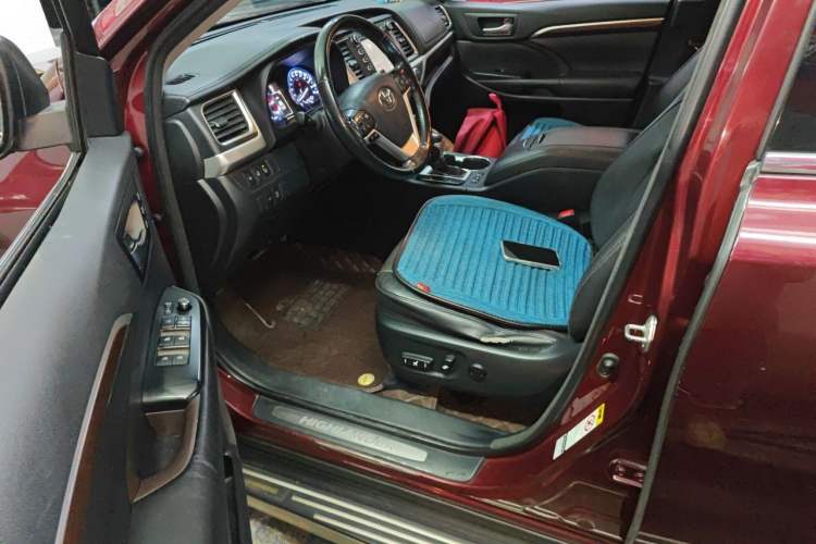 Used Toyota Highlander 2015 2.0T Four-Wheel Drive Ultimate Edition 7-Seater Driver Seat
