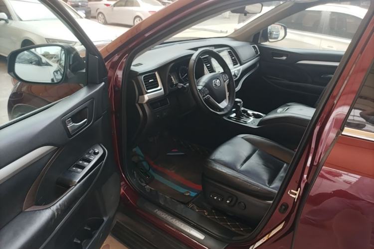 Used Toyota Highlander 2015 2.0T Four-Wheel Drive Luxury Edition 7-Seater Driver Seat