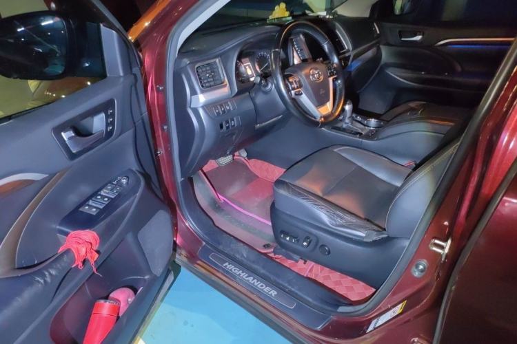 Used Toyota Highlander 2015 2.0T Four-Wheel Drive Ultimate Edition 7-Seater Driver Seat