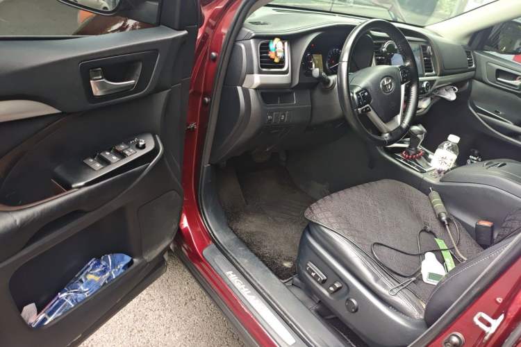 Used Toyota Highlander 2015 2.0T Four-Wheel Drive Luxury Edition 7-Seater Driver Seat