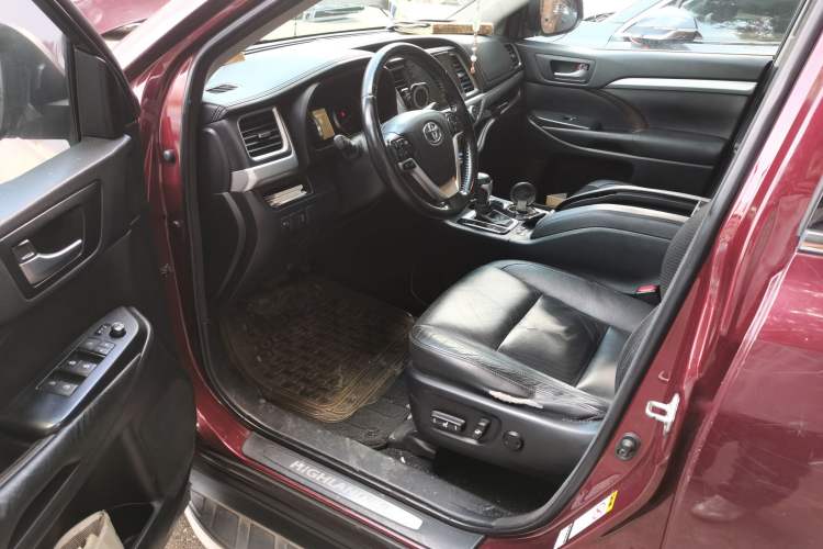 Used Toyota Highlander 2015 2.0T Four-Wheel Drive Luxury Edition 7-Seater Driver Seat