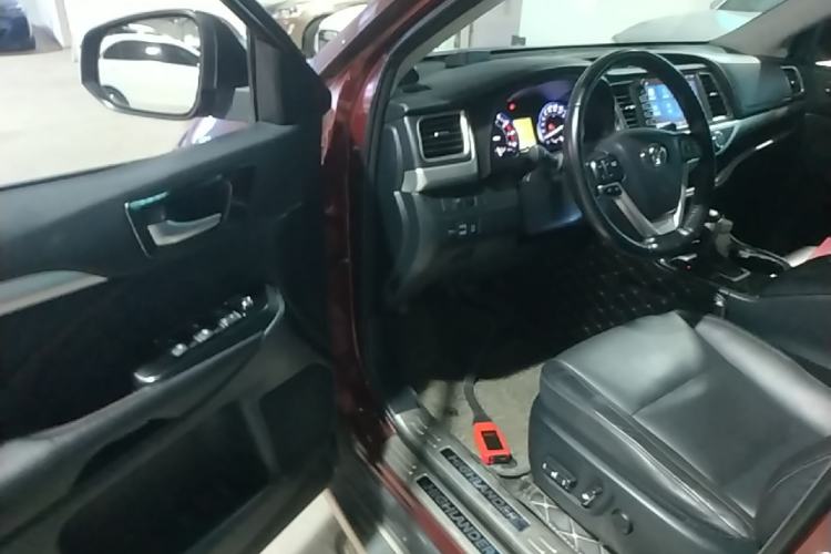 Used Toyota Highlander 2015 2.0T Four-Wheel Drive Luxury Edition 7-Seater Driver Seat