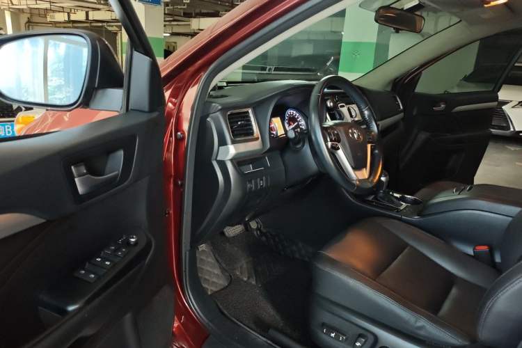 Used Toyota Highlander 2015 2.0T Four-Wheel Drive Luxury Edition 7-Seater Driver Seat