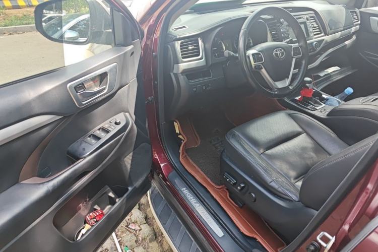 Used Toyota Highlander 2015 2.0T Four-Wheel Drive Luxury Edition 7-Seater Driver Seat