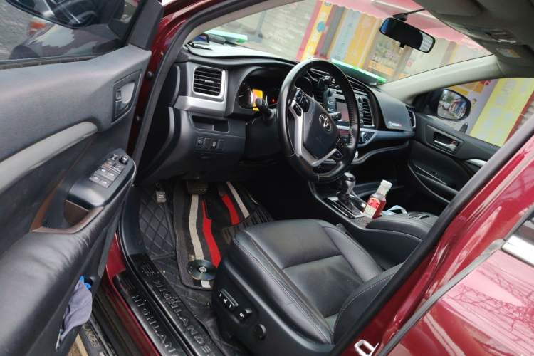 Used Toyota Highlander 2015 2.0T Four-Wheel Drive Luxury Edition 7-Seater Driver Seat