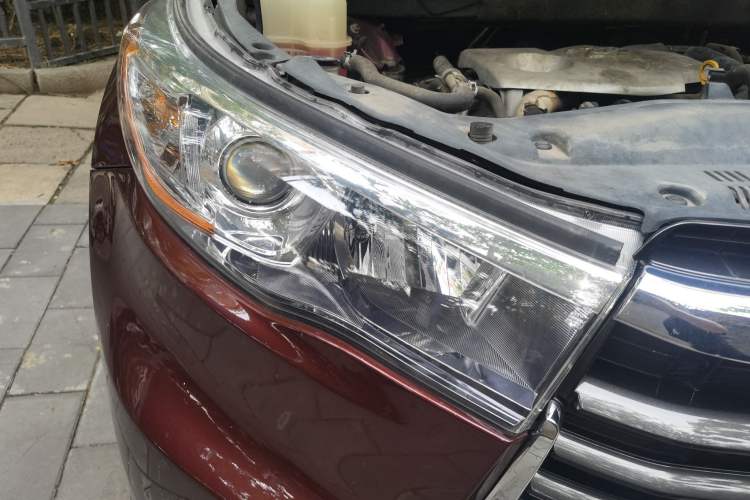 Used Toyota Highlander 2015 2.0T Four-Wheel Drive Luxury Edition 7-Seater Engine Bay Right