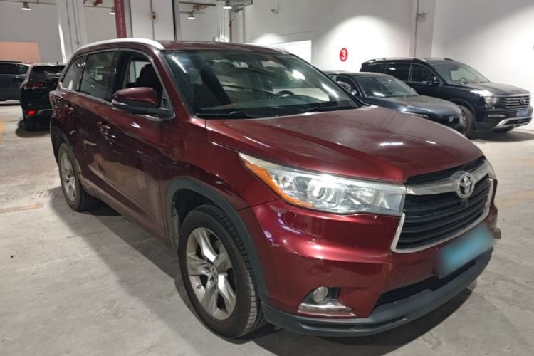 Used Toyota Highlander 2015 2.0T Two-Wheel Drive Luxury Edition 7 Seats Front Right 45 Deg