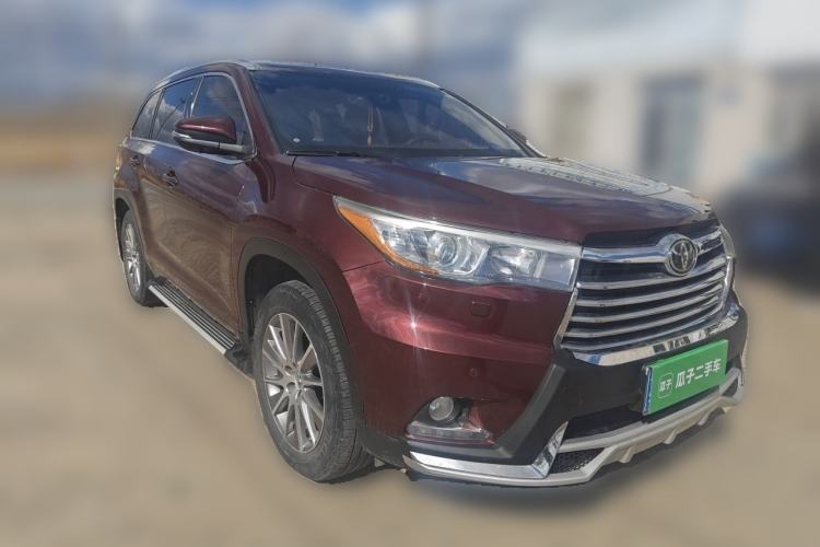 Used Toyota Highlander 2015 3.5L 4x4 Ultimate Edition 7-Seater Front Right 45 Deg