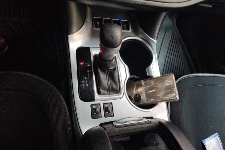 Used Toyota Highlander 2015 2.0T Four-Wheel Drive Luxury Edition 7-Seater Gear Lever