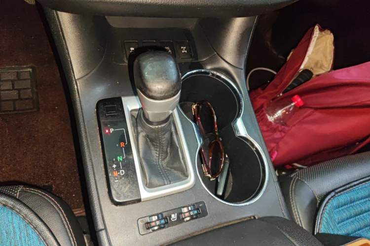 Used Toyota Highlander 2015 2.0T Four-Wheel Drive Ultimate Edition 7-Seater Gear Lever