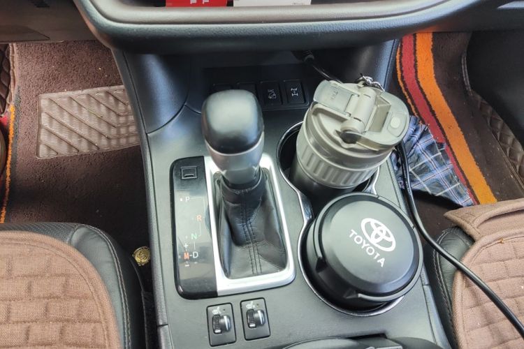 Used Toyota Highlander 2015 2.0T Four-Wheel Drive Luxury Edition 7-Seater Gear Lever