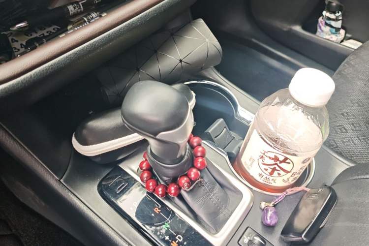 Used Toyota Highlander 2015 2.0T Four-Wheel Drive Luxury Edition 7-Seater Gear Lever