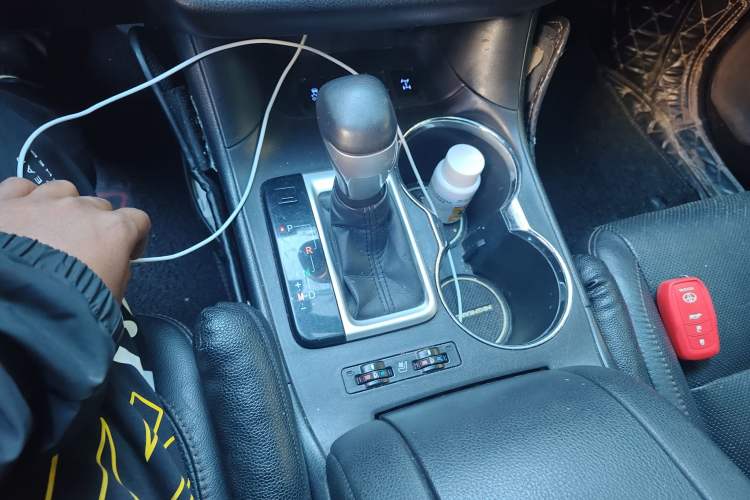 Used Toyota Highlander 2015 2.0T Four-Wheel Drive Ultimate Edition 7-Seater Gear Lever