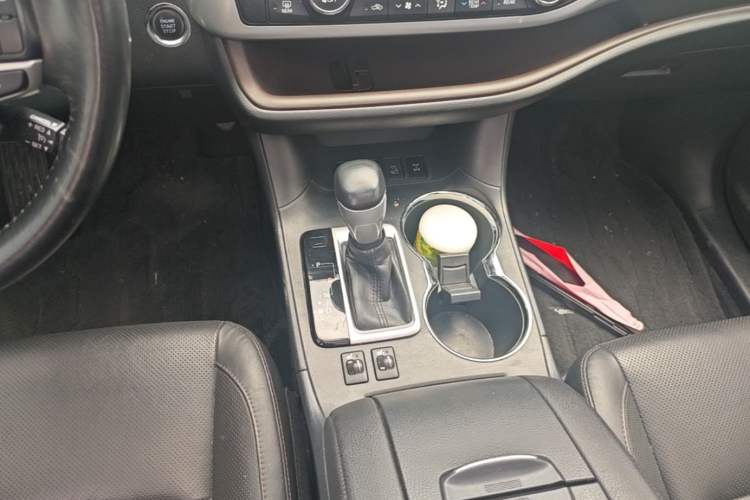 Used Toyota Highlander 2015 2.0T Four-Wheel Drive Luxury Edition 7-Seater Gear Lever