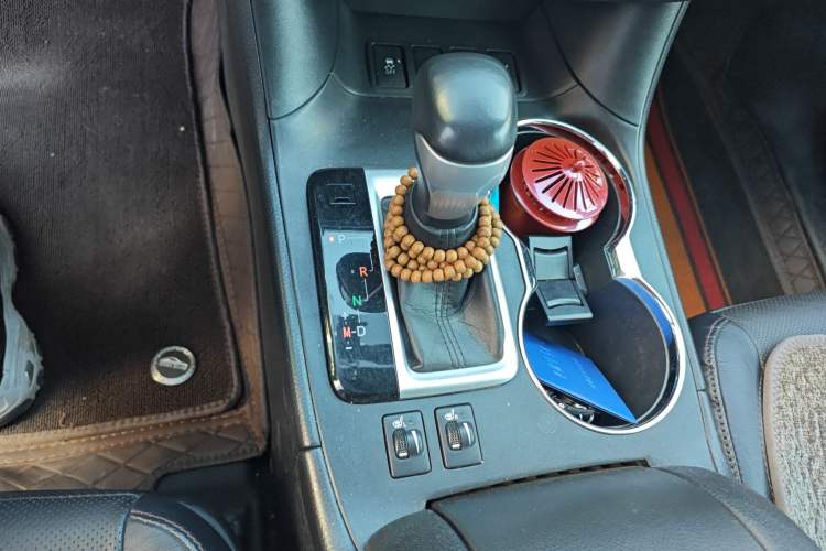 Used Toyota Highlander 2015 2.0T Four-Wheel Drive Luxury Edition 7-Seater Gear Lever