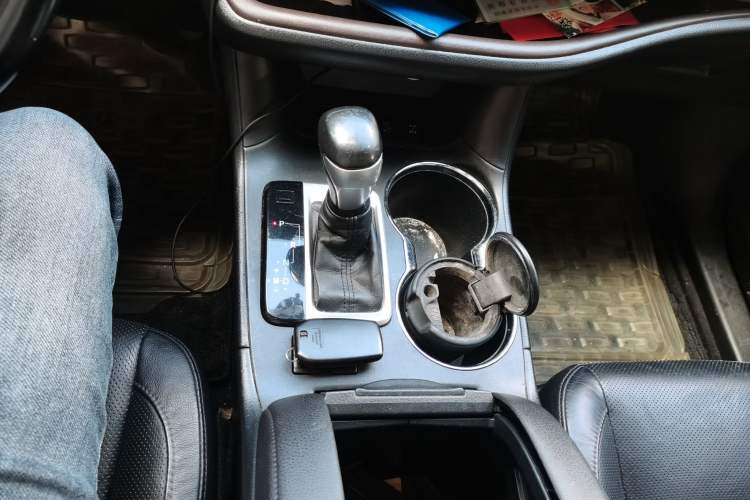 Used Toyota Highlander 2015 2.0T Four-Wheel Drive Luxury Edition 7-Seater Gear Lever