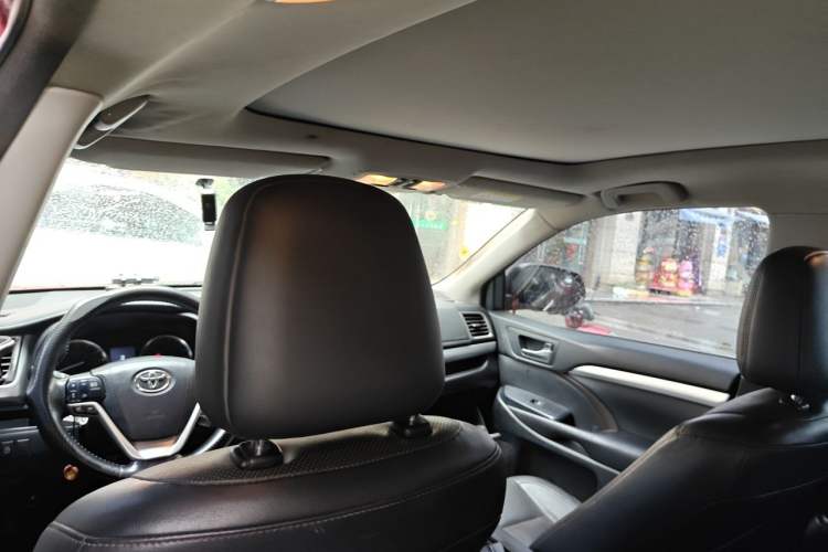 Used Toyota Highlander 2015 2.0T Two-Wheel Drive Luxury Edition 7 Seats Headliner