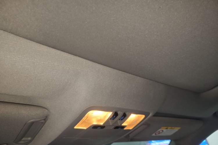 Used Toyota Highlander 2015 2.0T Two-Wheel Drive Luxury Edition 7 Seats Headliner