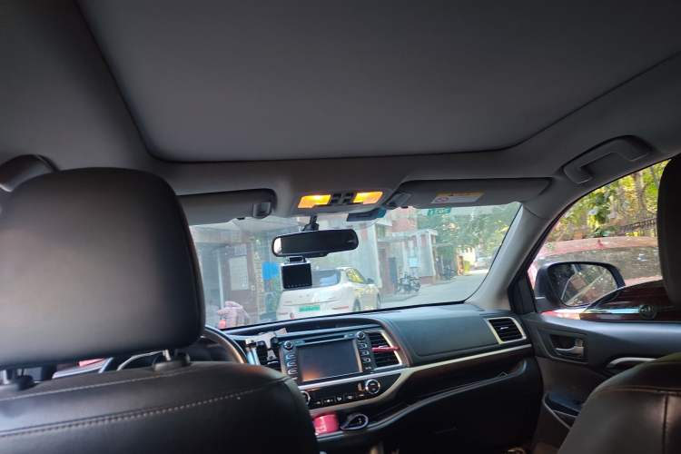 Used Toyota Highlander 2015 2.0T Four-Wheel Drive Ultimate Edition 7-Seater Headliner