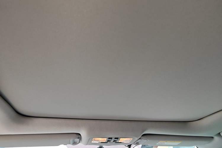Used Toyota Highlander 2015 2.0T Four-Wheel Drive Luxury Navigation Version with 7 Seats Headliner