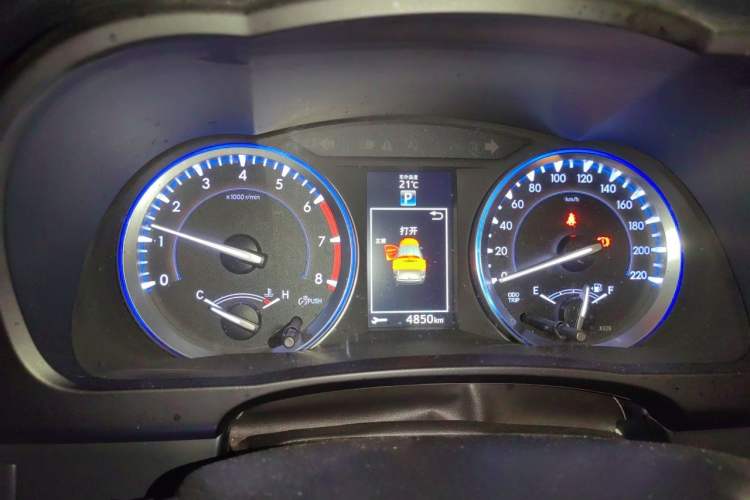 Used Toyota Highlander 2015 2.0T Four-Wheel Drive Ultimate Edition 7-Seater Instrument Cluster