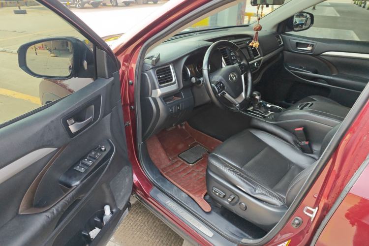 Used Toyota Highlander 2015 2.0T Four-Wheel Drive Luxury Edition 7-Seater Interior 3