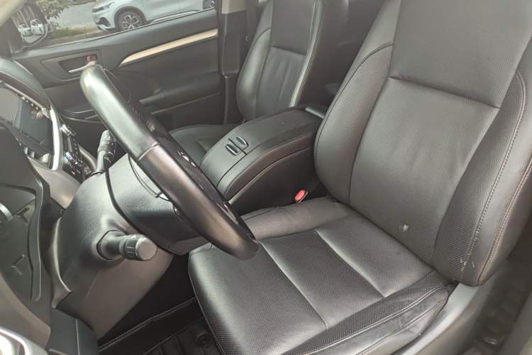 Used Toyota Highlander 2015 2.0T Two-Wheel Drive Luxury Navigation Version 7 Seats Left Front Seat