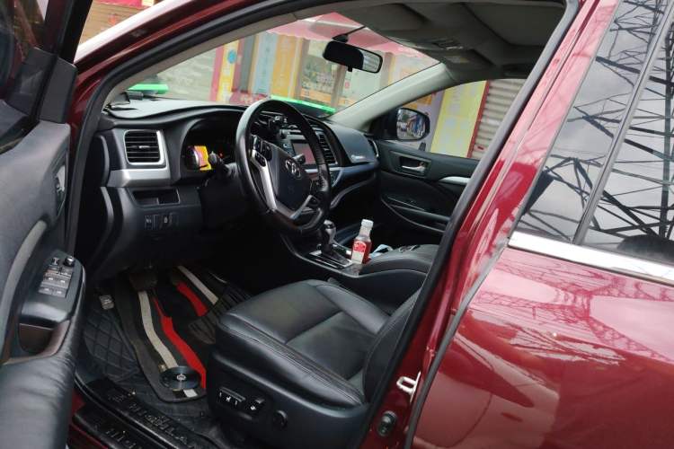 Used Toyota Highlander 2015 2.0T Four-Wheel Drive Luxury Edition 7-Seater Left Front Seat