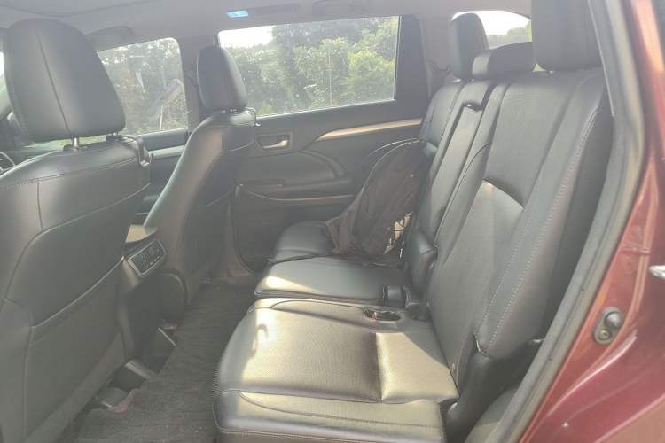 Used Toyota Highlander 2015 2.0T Four-Wheel Drive Luxury Edition 7-Seater Left Rear Seat