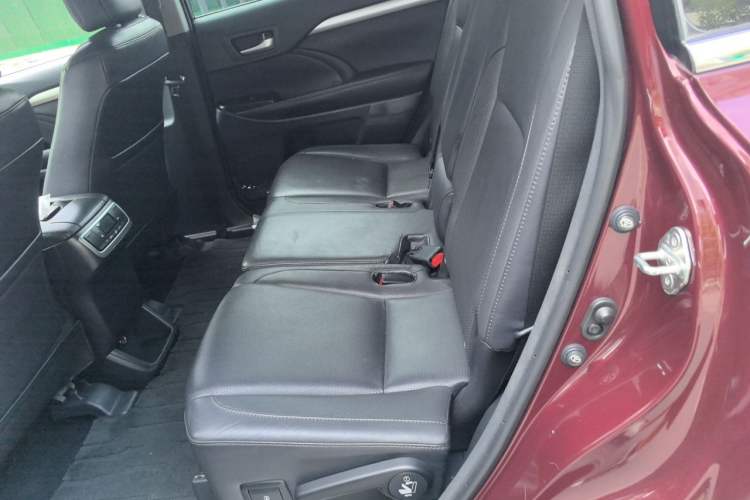 Used Toyota Highlander 2015 2.0T Four-Wheel Drive Luxury Edition 7-Seater Left Rear Seat