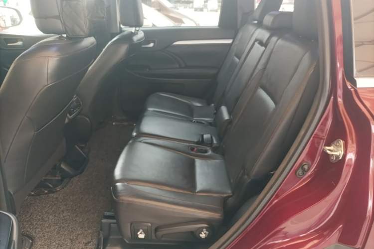 Used Toyota Highlander 2015 2.0T Four-Wheel Drive Luxury Edition 7-Seater Left Rear Seat