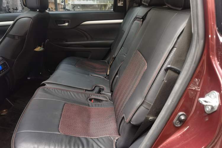 Used Toyota Highlander 2015 2.0T Four-Wheel Drive Luxury Edition 7-Seater Left Rear Seat