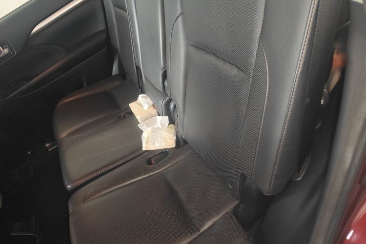 Used Toyota Highlander 2015 2.0T Four-Wheel Drive Luxury Navigation Version with 7 Seats Left Rear Seat