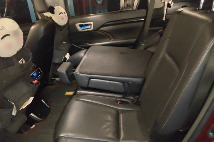 Used Toyota Highlander 2015 2.0T Two-Wheel Drive Luxury Edition 7 Seats Left Rear Seat