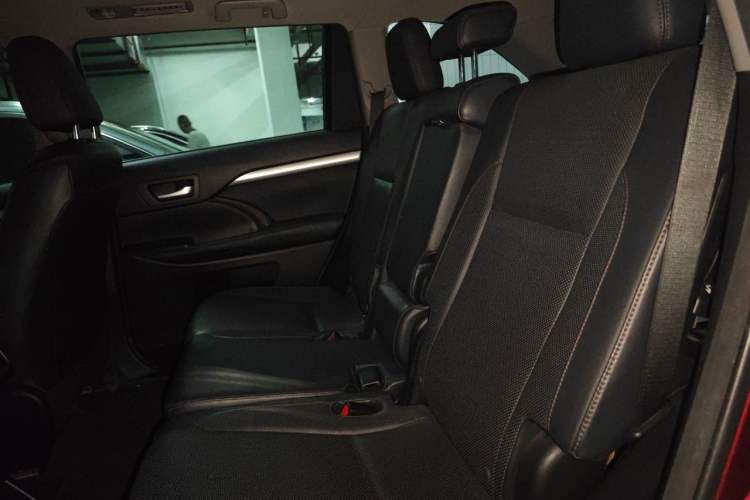 Used Toyota Highlander 2015 2.0T Four-Wheel Drive Luxury Edition 7-Seater Left Rear Seat