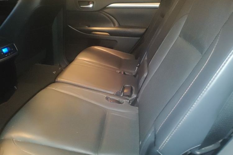 Used Toyota Highlander 2015 2.0T Four-Wheel Drive Luxury Edition 7-Seater Left Rear Seat