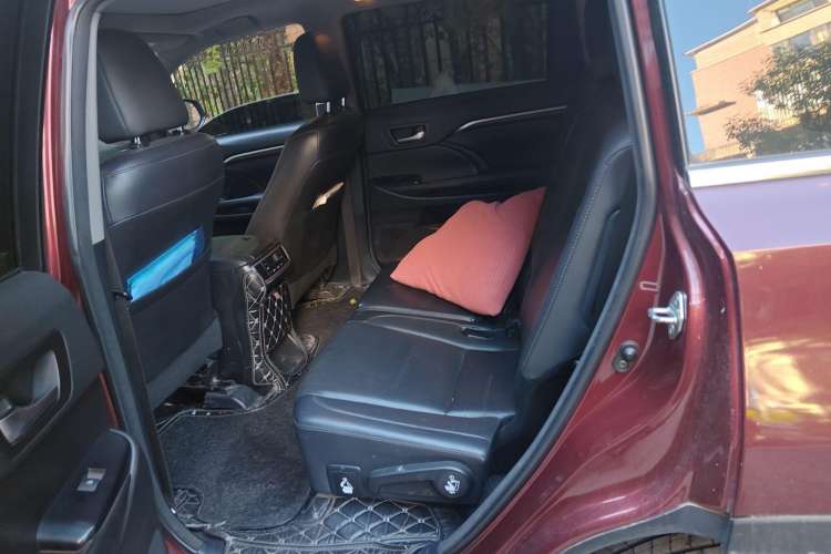 Used Toyota Highlander 2015 2.0T Four-Wheel Drive Ultimate Edition 7-Seater Left Rear Seat