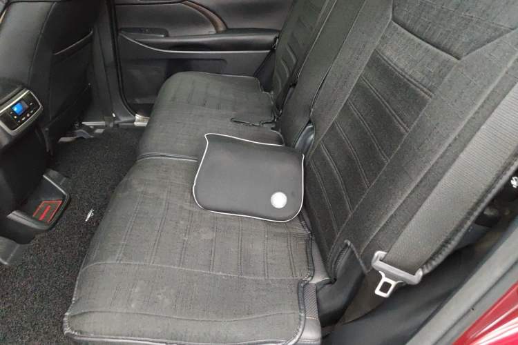 Used Toyota Highlander 2015 2.0T Four-Wheel Drive Luxury Edition 7-Seater Left Rear Seat