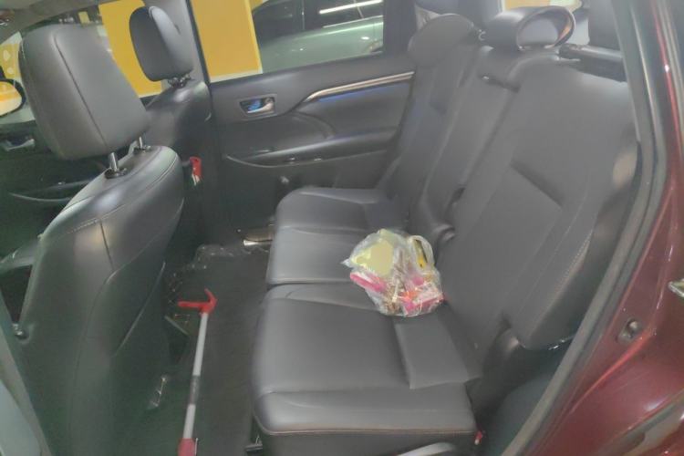 Used Toyota Highlander 2015 2.0T Four-Wheel Drive Ultimate Edition 7-Seater Left Rear Seat