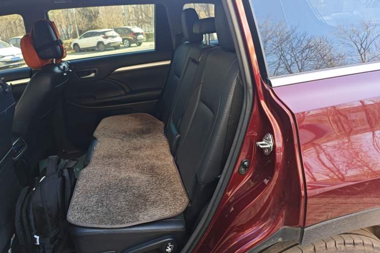 Used Toyota Highlander 2015 2.0T Four-Wheel Drive Luxury Edition 7-Seater Left Rear Seat