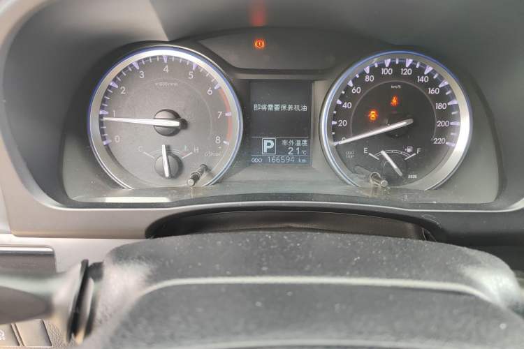 Used Toyota Highlander 2015 2.0T Four-Wheel Drive Luxury Edition 7-Seater Odometer Close Up