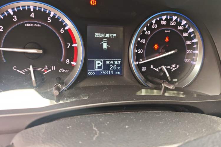 Used Toyota Highlander 2015 2.0T Four-Wheel Drive Luxury Edition 7-Seater Odometer Close Up