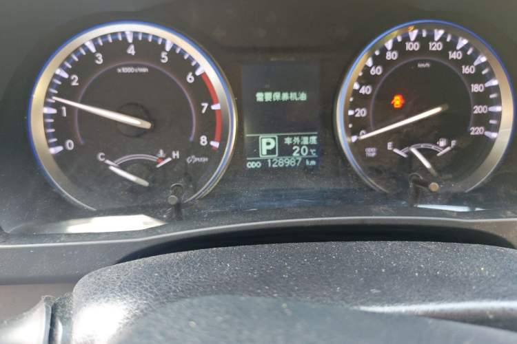 Used Toyota Highlander 2015 2.0T Four-Wheel Drive Luxury Edition 7-Seater Odometer Close Up