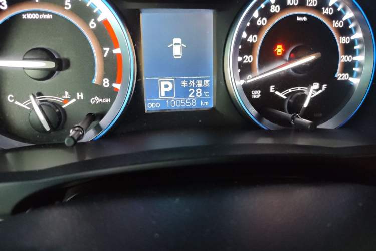 Used Toyota Highlander 2015 2.0T Four-Wheel Drive Luxury Edition 7-Seater Odometer Close Up