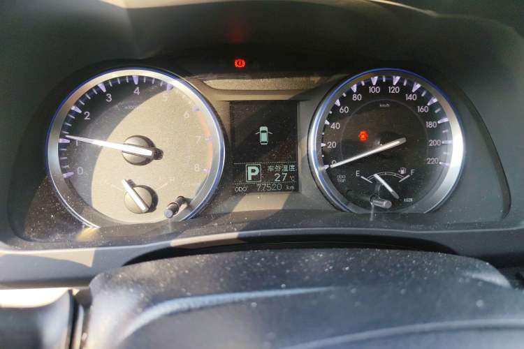 Used Toyota Highlander 2015 2.0T Four-Wheel Drive Luxury Edition 7-Seater Odometer Close Up